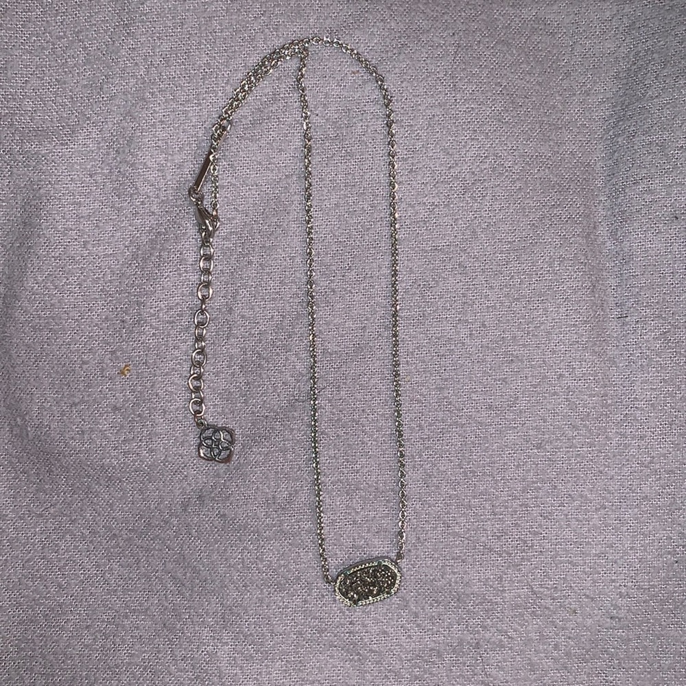 Kendra Scott grey necklace